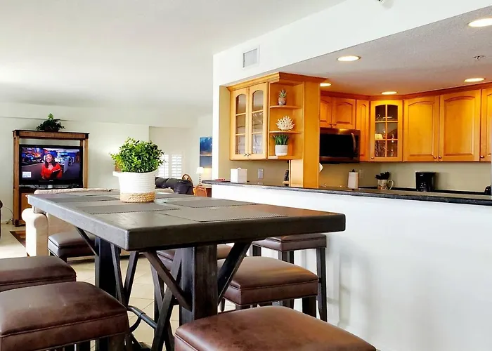 601 Dockside Penthouse Hotel *